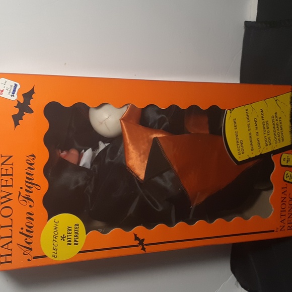 Vtg Dracula/vampire animated Halloween figure. 16" Lights/sounds - Picture 8 of 8